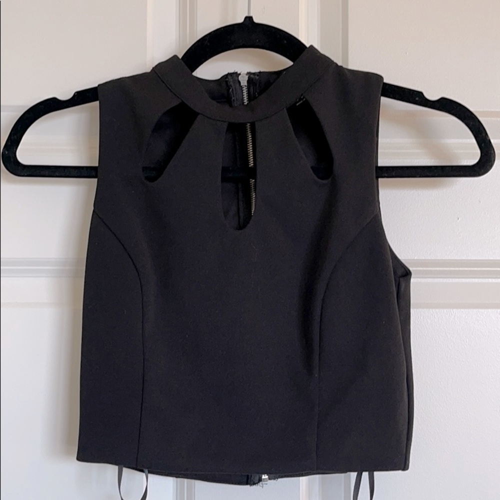 Black crop top